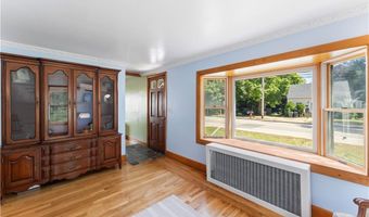 104 Knotty Oak Rd, Coventry, RI 02816