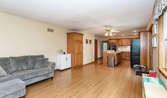 806 Vermont Cir, Ames, IA 50014