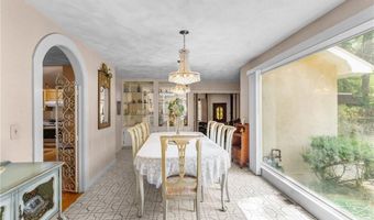 300 Country View Dr, Warwick, RI 02886