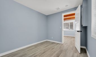 39 Spring Glen Rd, East Lyme, CT 06357