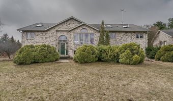 E7009 Jackson Rd, Algoma, WI 54201