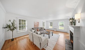 5 Beaver Pond Rd, Albany, NY 12211