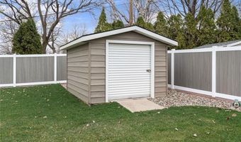 307 21st St NW, Austin, MN 55912