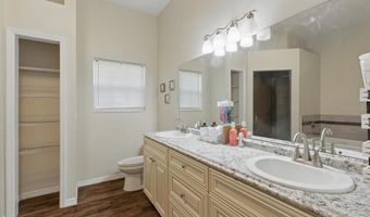 1180 HOUGH St, Bell, FL 32619