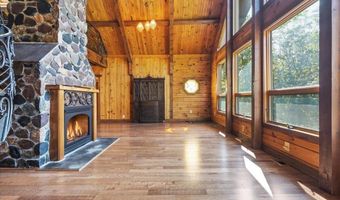 14 E Point Rd, Albrightsville, PA 18210