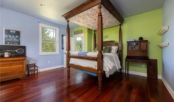 365 Boston Neck Rd, Narragansett, RI 02882
