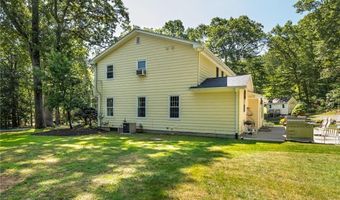 2 Elizabeth Ann Dr, Johnston, RI 02919