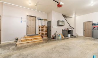 435 N Chestnut Blvd, Brandon, SD 57005