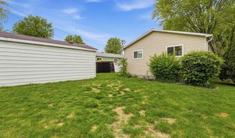 939 Liberty St, Algonac, MI 48001
