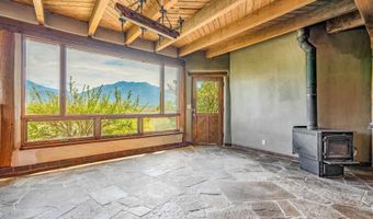 334 Hwy 150, Arroyo Seco, NM 87514
