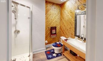 222 DEL NORTE Ln 8, Brookings, OR 97415