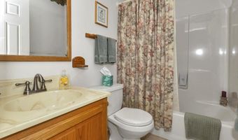 111 Cottonwood Ln, Agawam, MA 01001