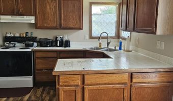 1023 N 1st St, Aberdeen, SD 57401