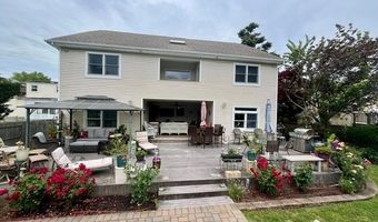 142 Cedar St, Amityville, NY 11701