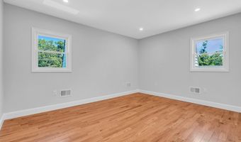 168 Leonardville Rd, Belford, NJ 07718