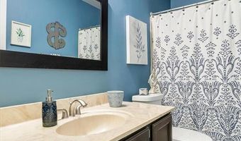 1034 Alpine Ridge Dr G6, Ballwin, MO 63021