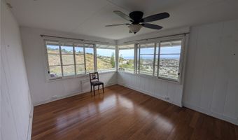 1609 A Iwi Way B, Honolulu, HI 96816