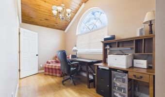 32 Diamond Dr, Barboursville, WV 25504