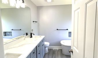 1145 Mackenzie Dr, Antioch, IL 60002