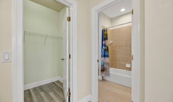 123 Aberdeen Pond Dr, Apollo Beach, FL 33572