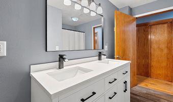 1201 S LEE St, Appleton, WI 54915