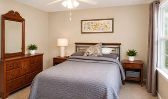 242 Perth Hill Ct, Aberdeen, NJ 07747
