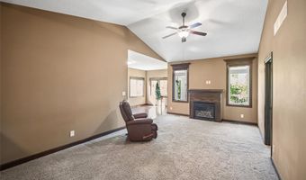 1458 NE Falstaff Ln, Ankeny, IA 50021