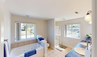 714 PIONEER Rd B4, Brookings, OR 97415