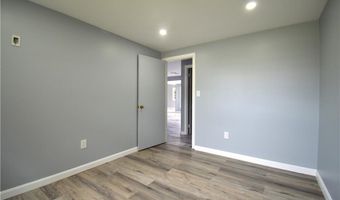 6 Sweeney Ln, Bristol, RI 02809