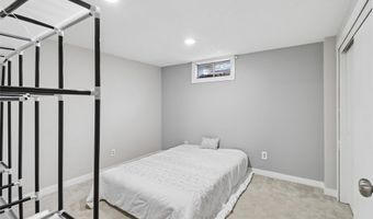 1214 NW Applewood St, Ankeny, IA 50023