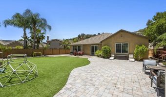 2928 Burnet Dr, Escondido, CA 92027