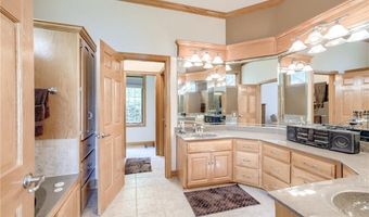 15526 Evans Rd, Basehor, KS 66007