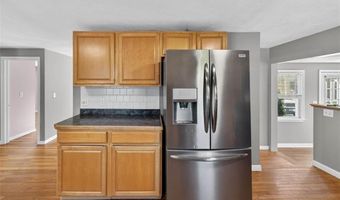 140 Promenade St, Barrington, RI 02806