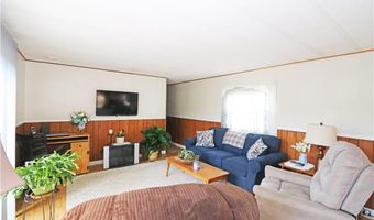 56 Bayview Pkwy, Middletown, RI 02842