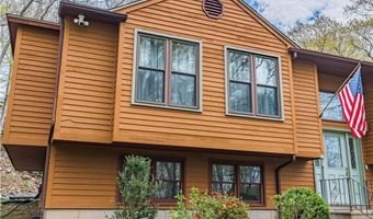 77 Lippitt Ave, Cumberland, RI 02864