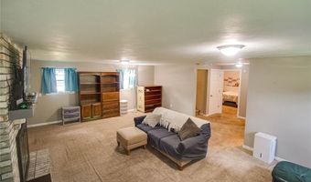 5204 Pin Oak Dr, Alton, IL 62002