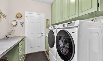 39 E Valley View Rd, Ashland, OR 97520