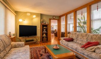 4 High Mountain Trl, Bayonne, NJ 07035