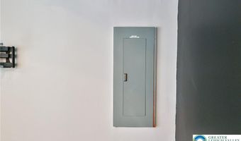 207 N Front St Office, Allentown, PA 18102