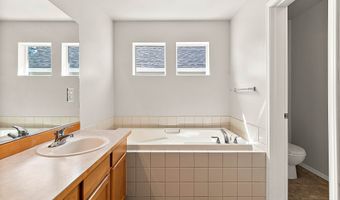 935 67th St SE, Auburn, WA 98092