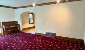 911 Ridgewood Ave, Ames, IA 50010