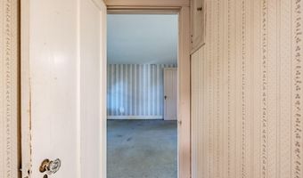4 Pineway Dr, Auburn, ME 04210