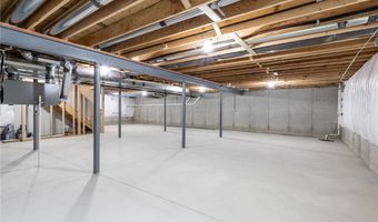 30 Essex Woods Ln B, Amherst, NY 14228