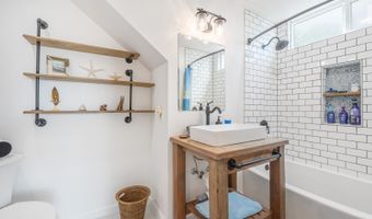 1319 Auwaiku St, Kailua, HI 96734
