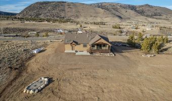 18 RAINBOW VALLEY LODGE Rd, Centennial, WY 82055