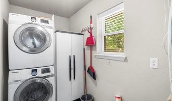 2401 SE 9th St, Bentonville, AR 72712