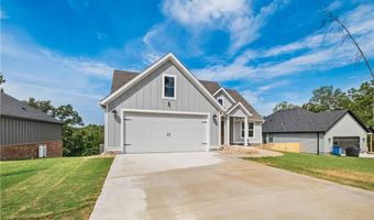 32 S Cheshnut Dr, Bella Vista, AR 72714