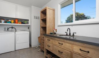 245 W Kalmia St Unit 1 & Unit 2, Fallbrook, CA 92028