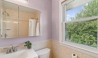 2021 S LANGLEY St, Arlington, VA 22204
