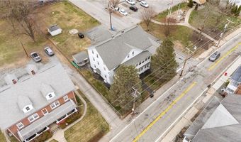 95 School St, Lincoln, RI 02865